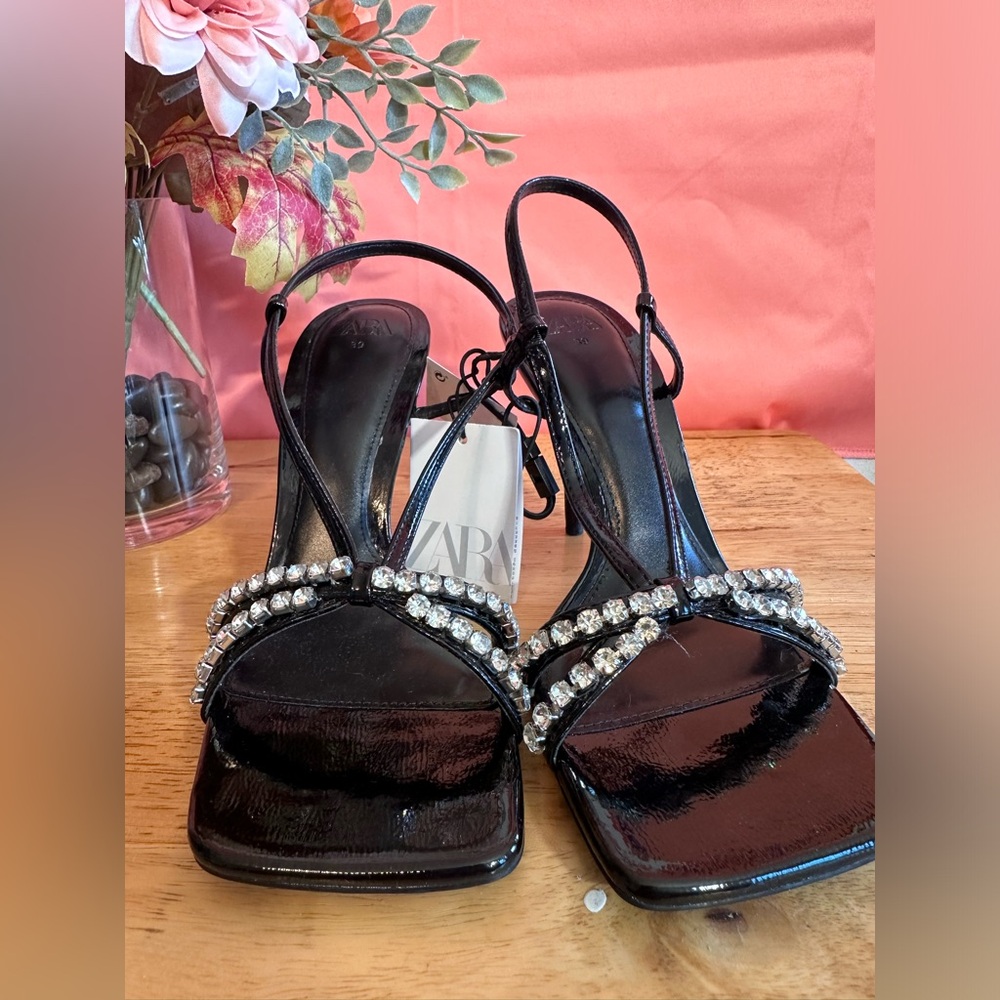 ZARA Rhinestone heels NWT size 8 black in color - Picture 2 of 5